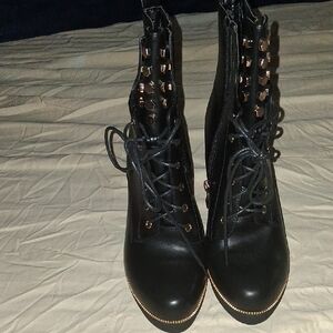 Elegant Black Lace-Up Women's Boots